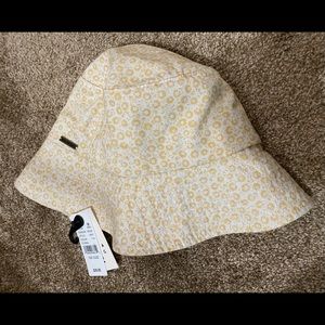 Bucket hat